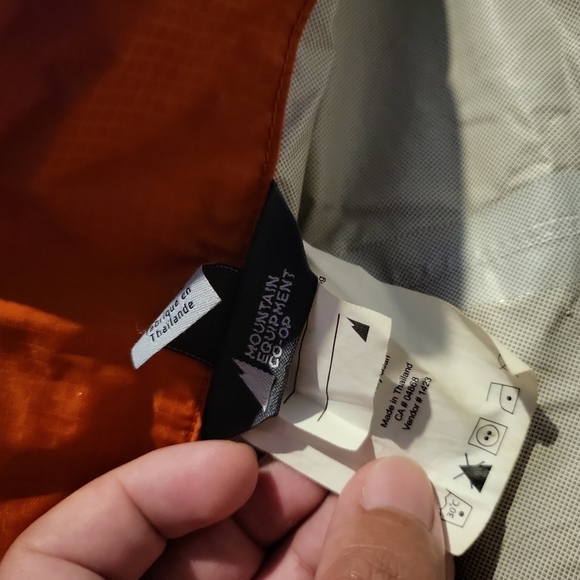 MOUNTAIN Equipment Co-op Soft Shell Rain Jacket Orange(see photo for measurement - Picture 3 of 7